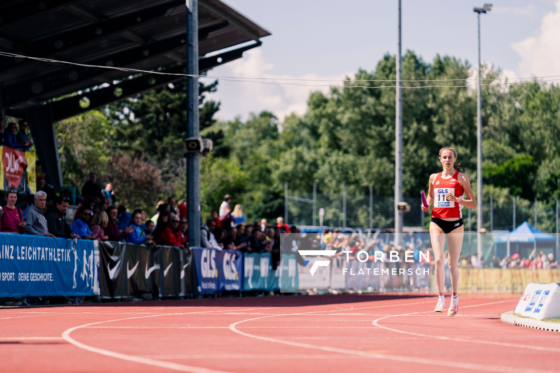 Verena Meisl (LG Olympia Dortmund) am 29.05.2022 waehrend der Deutschen Meisterschaften Langstaffel im Otto-Schott-Sportzentrum in Mainz